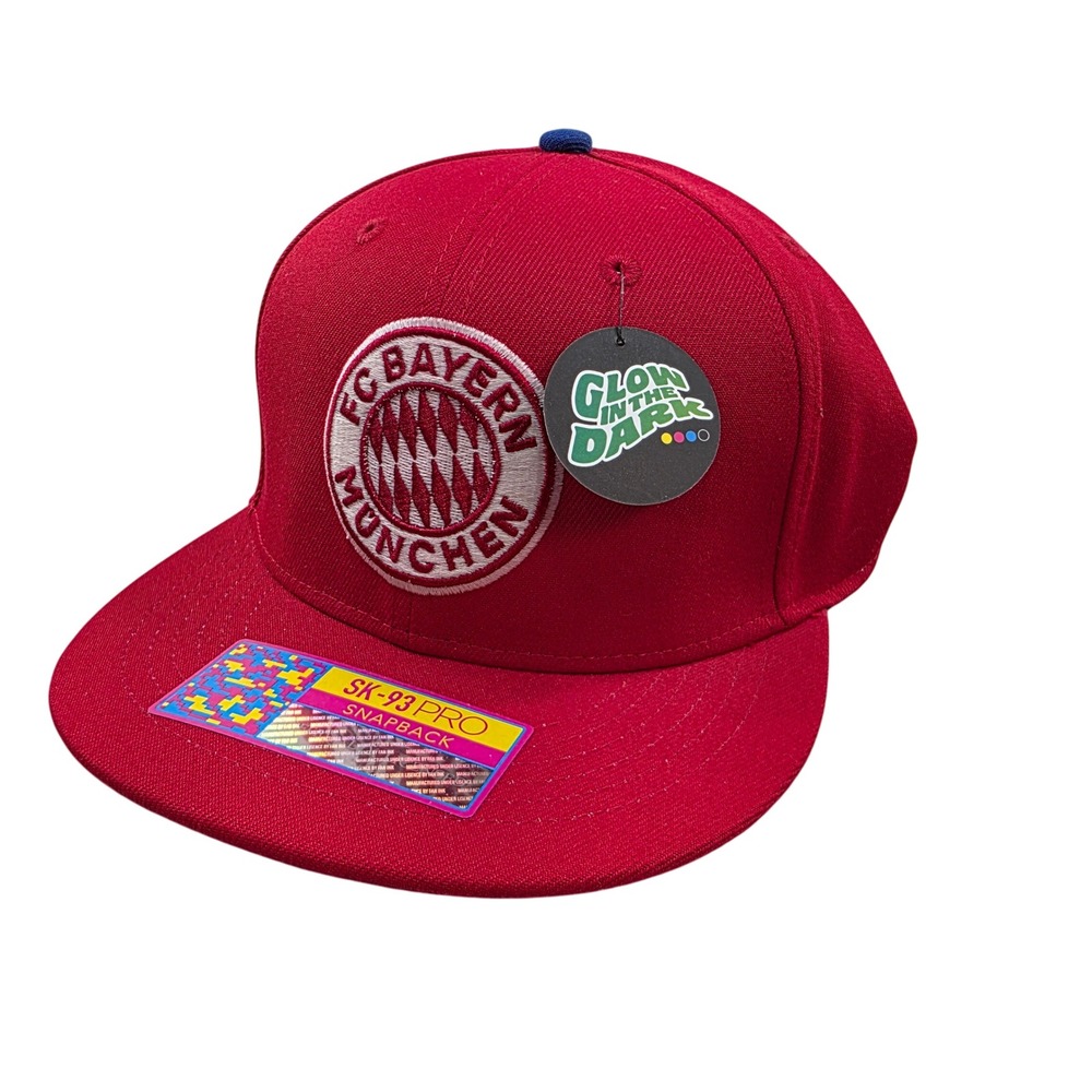 FC Bayern Munich Snapback‎ Hat SK-93 Pro Glow in the Dark Soccer Cap Red